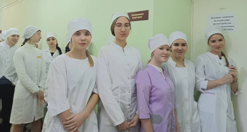 Более 300 выпускникам медколледжа в Марий Эл готовят теплые рабочие места
