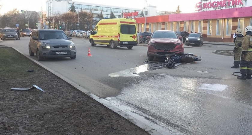 Стали известны подробности ДТП с участием иномарки и мотоцикла в Йошкар-Оле
