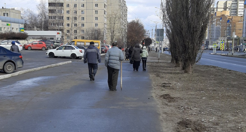 Больше половины россиян не получают от государства деньги: они положены почти всем