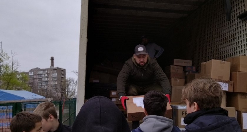 Только вернувшимся с боев солдатам привезли посылки из Йошкар-Олы