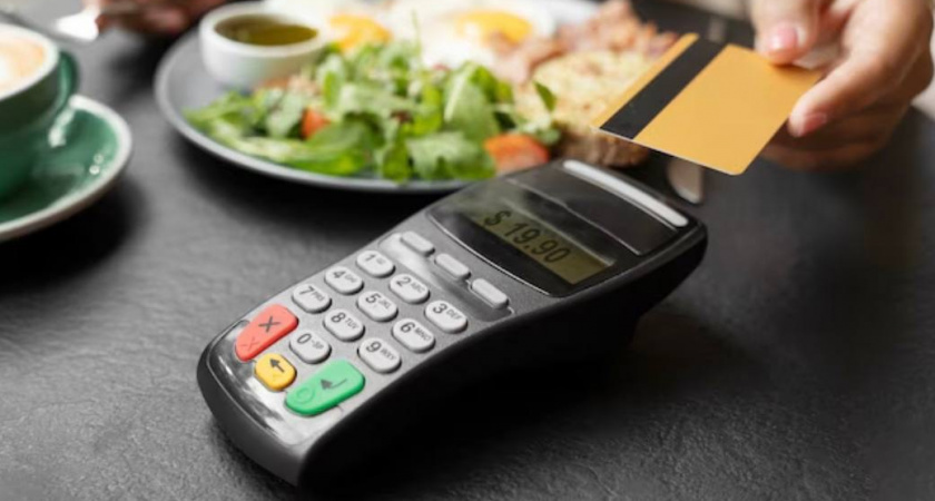 На одного жителя Марий Эл приходится две банковские карты