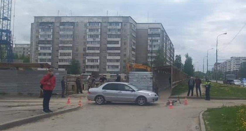 Mitsubishi Lancer сбил школьницу на велосипеде в Йошкар-Оле