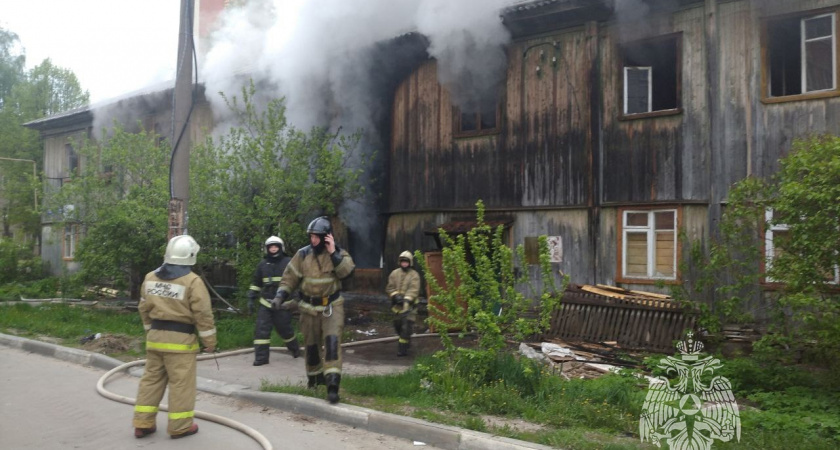 Ранним утром в Йошкар-Оле подожгли расселенный дом