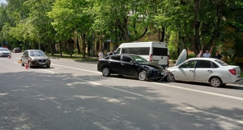 Datsun спровоцировал столкновения четырех автомобилей в Йошкар-Оле
