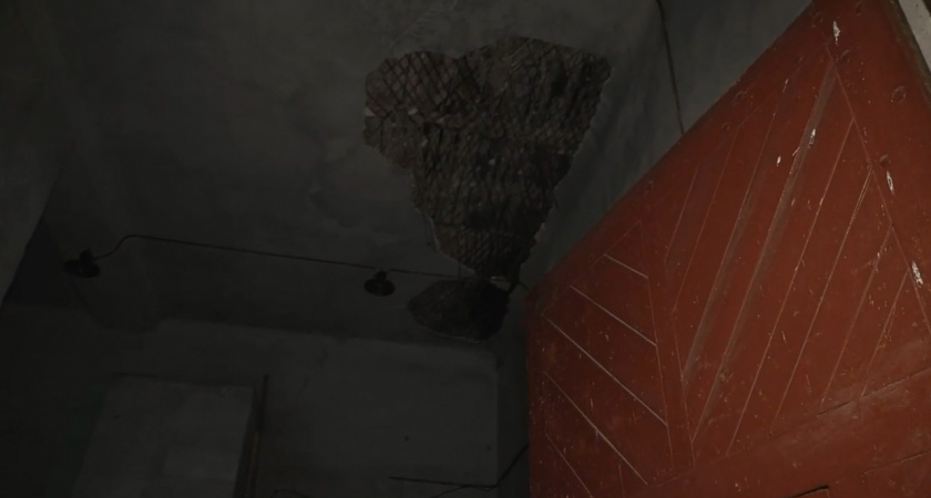 Разбитые стекла, дырявые стены, обвалившиеся потолки: Зайцев побывал в запорожской школе