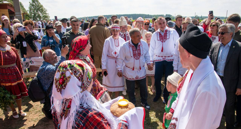 Главы Марий Эл и Татарстана открыли праздник марийской культуры “Cемык”