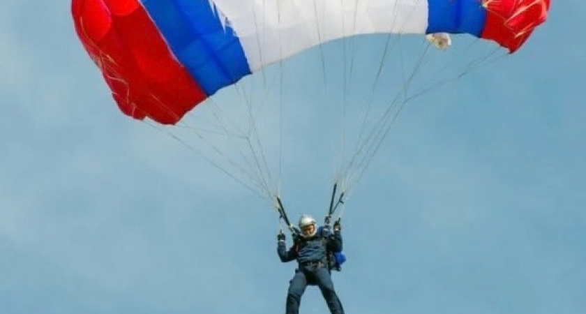 12 июня в Йошкар-Оле показательные выступления парашютистов отменяются 