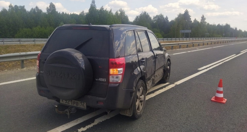 В Медведевском районе Suzuki сбил дорожного рабочего