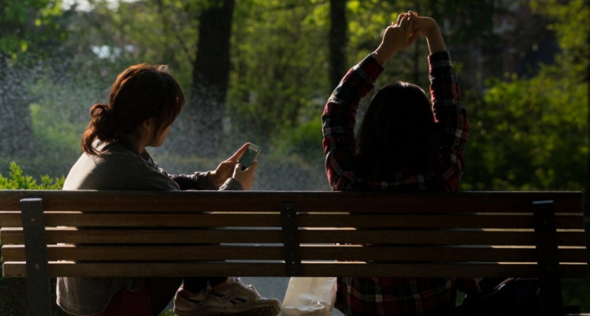 Друзья познаются в беде: кому из знаков зодиака они сегодня придут на выручку