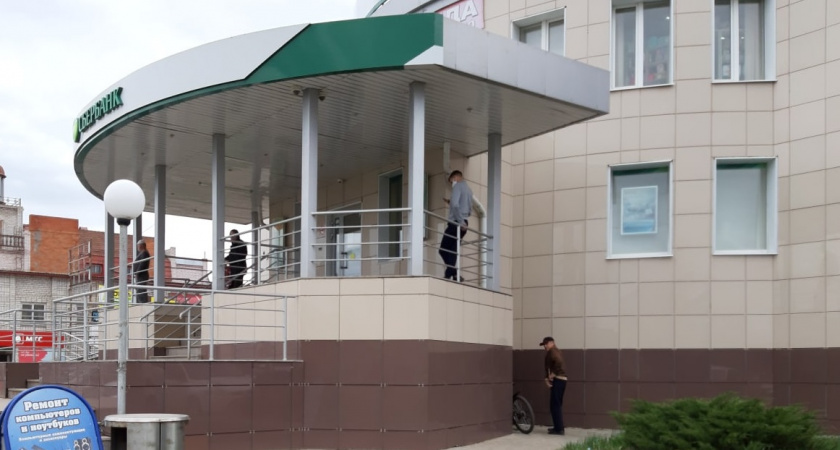 Будьте готовы платить еще больше: Сбер поднял комиссию за "стягивание" денег