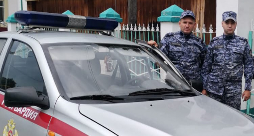 Сотрудники Росгвардии помогли тушить церковь в Марий Эл