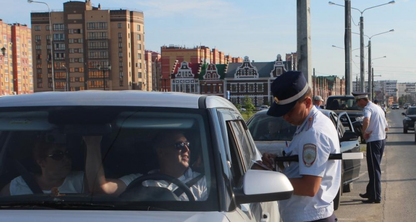 Водители Марий Эл продолжают нарушать правила тонировки, несмотря на пасмурную погоду