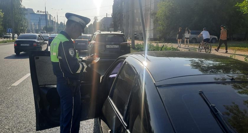 Инспекторы Марий Эл дежурят в наиболее аварийных местах республики