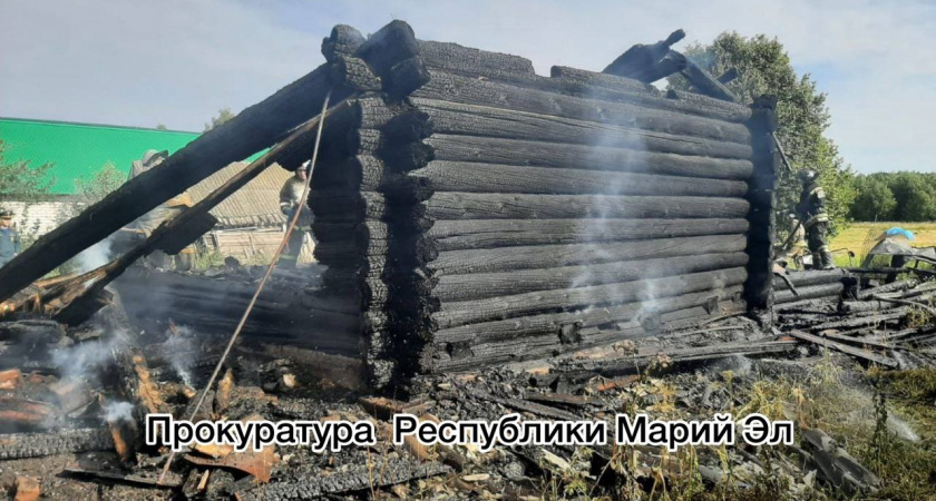 Ранним утром в Волжском районе до основания сгорел жилой дом