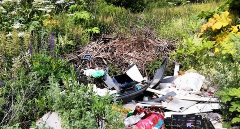 На сельхозземлях Волжского района обнаружили незаконную свалку