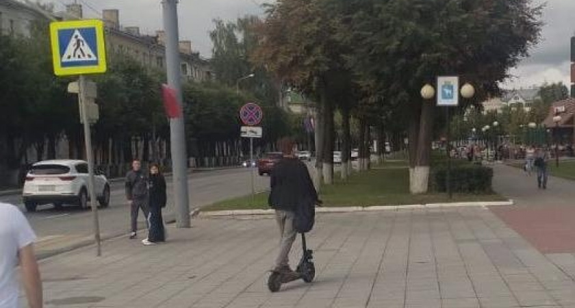 Электросамокатчик в Йошкар-Оле сбил девочку и сбежал