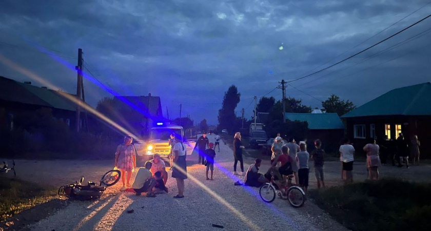 Малолетние дети в Марий Эл разъезжали по поселку и столкнулись с ВАЗом