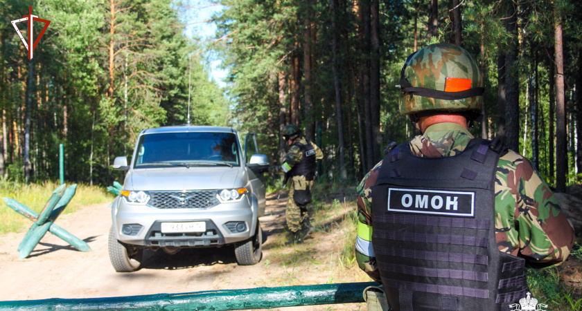 В йошкар-олинское поле приехала группа разминирования ОМОН