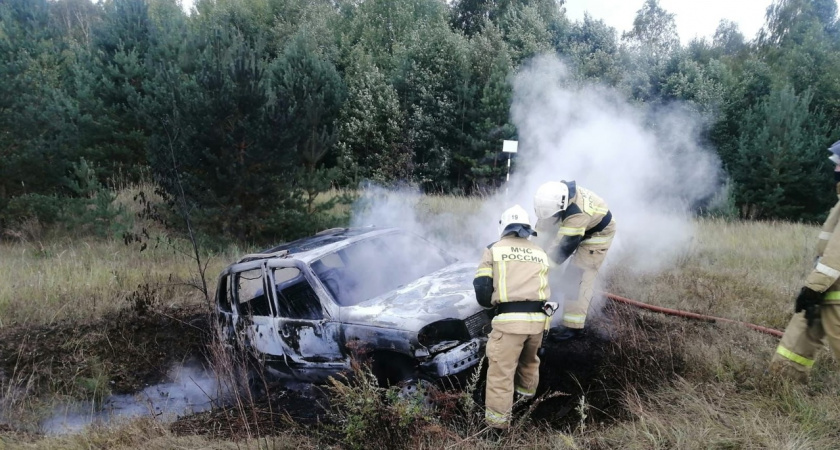 В Параньгинском районе в сгоревшей машине нашли труп человека
