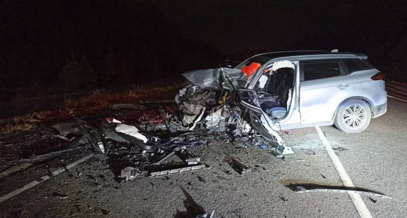 В Волжском районе столкнулись пять машин: есть погибшие