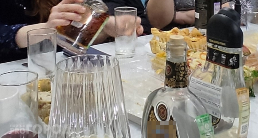 Более 100 жителей в Марий Эл отравились алкоголем