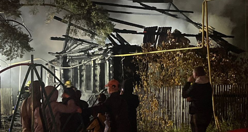 В Йошкар-Оле в результате пожара сгорел частный жилой дом