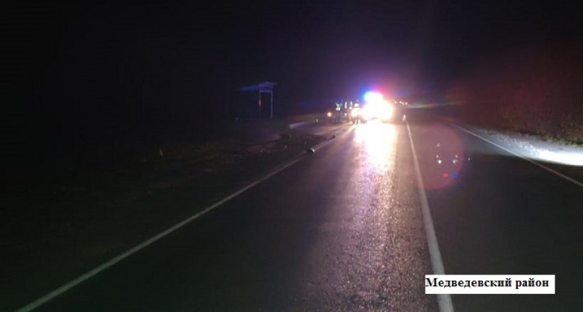 В Медведевском районе пешеход попал под колеса машины и умер в больнице 