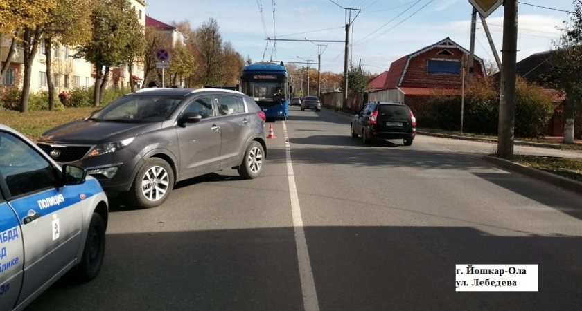 Йошкар-олинская пенсионерка угодила под колеса иномарки, переходя дорогу в неположенном месте