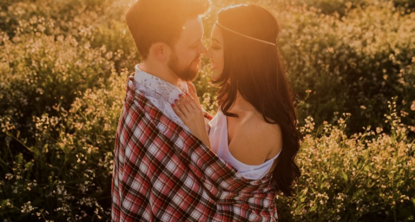 Личная жизнь в ноябре поменяется полностью: одним неизбежное расставание, другим страстный роман