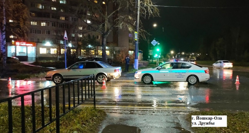 В Йошкар-Оле Audi сбил мужчину и женщину на пешеходном переходе