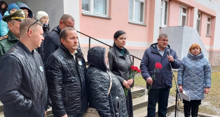 В Медведевском районе почтили память рядового, погибшего на СВО: "Стал примером мужества"