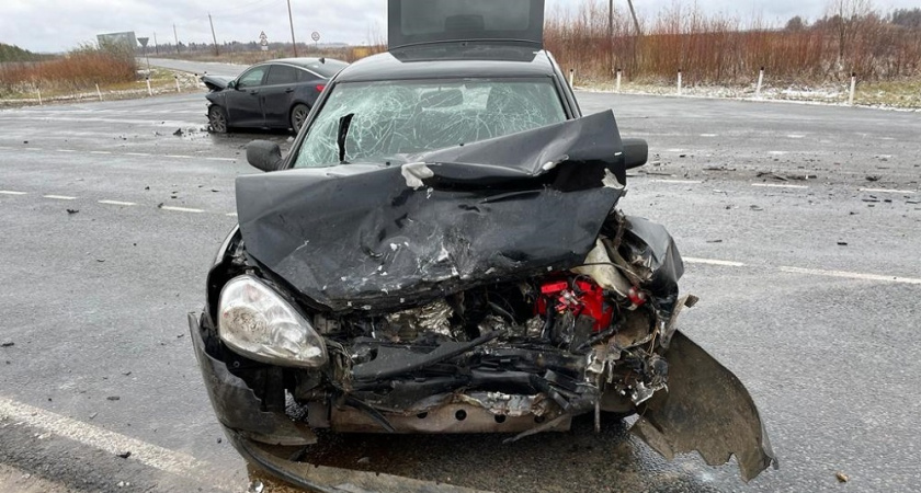 В Моркинском районе столкнулись ВАЗ и Kia Optima