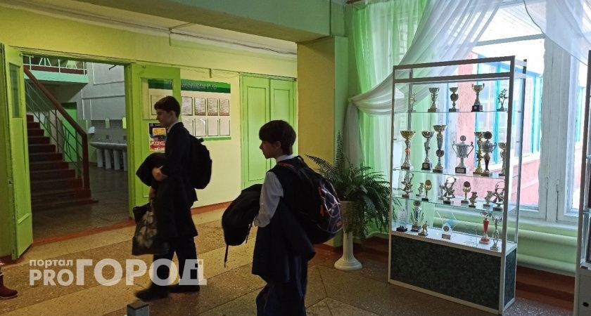 Марийские школьники не смогут пользоваться телефонами во время учебных занятий
