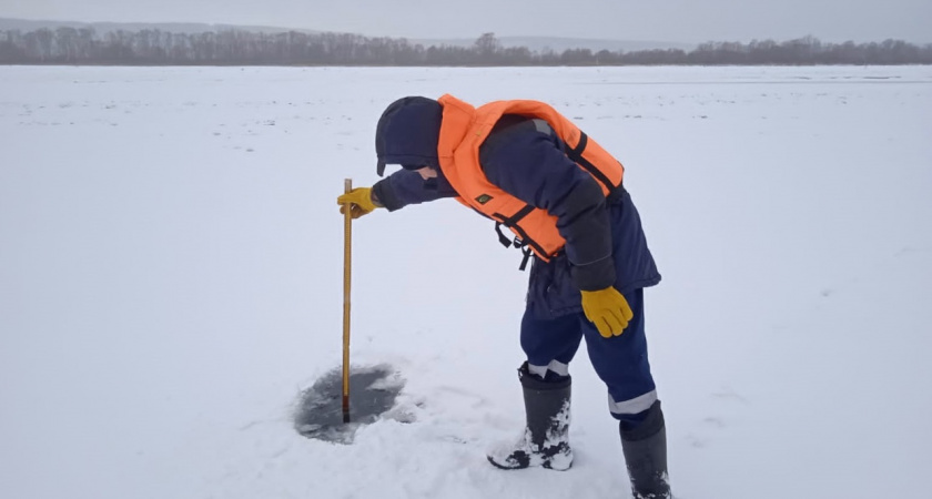 Спасатели измерили толщину льда на водоемах Марий Эл: где небезопасно ходить