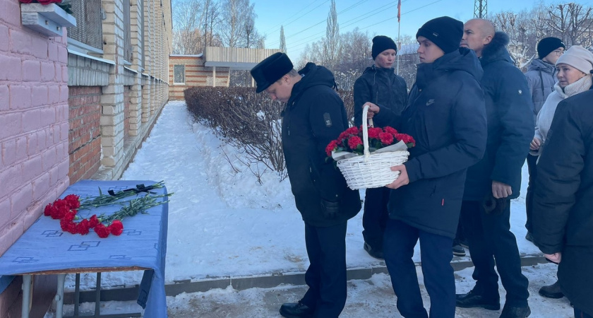 В йошкар-олинской школе открыли доску Памяти, посвященную погибшему на СВО выпускнику