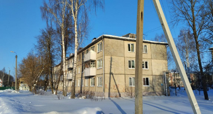 Многодетной семье Медведевского района помогли привести в порядок дом