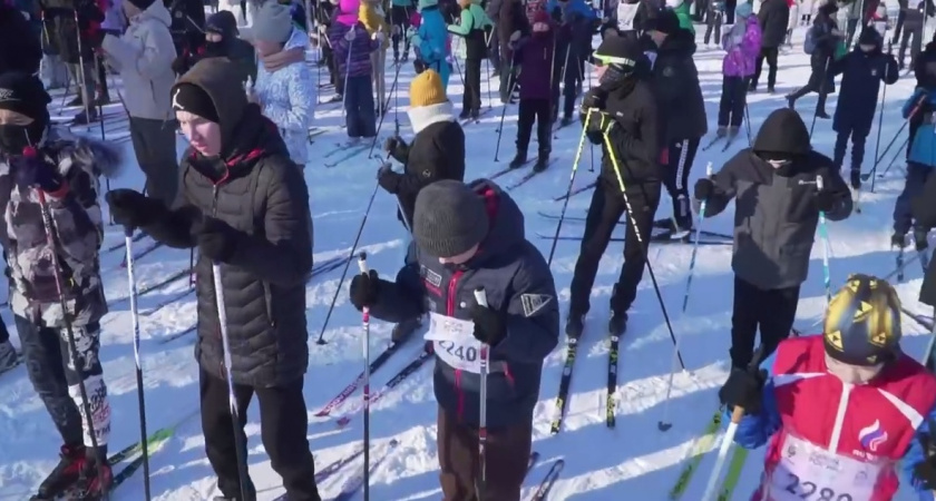 Десять тысяч жителей Марий Эл массово прокатились на лыжах: младшему три года