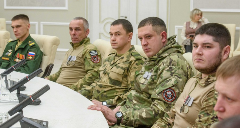 Ветеранов спецоперации наградили перед Днем защитника Отечества
