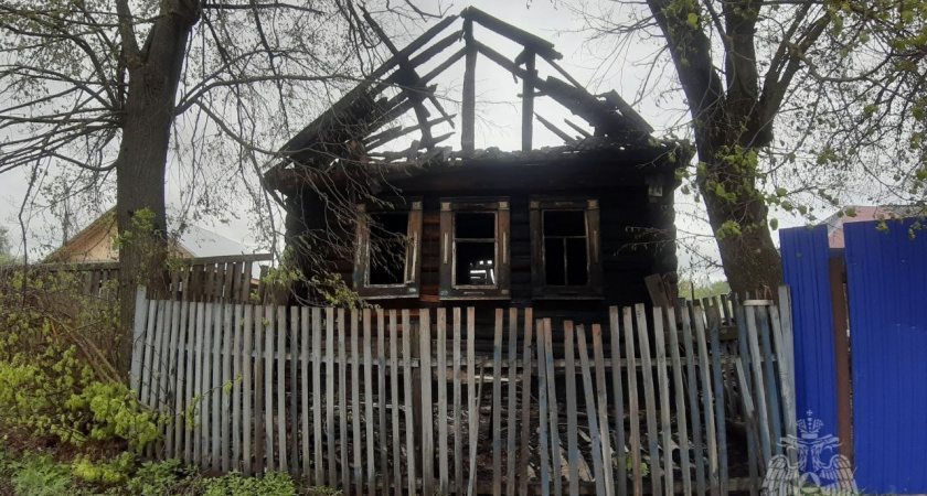 Жительница Кожласолы спасла двух своих детей из пылающего дома