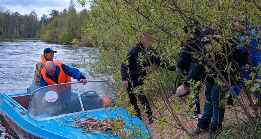 Группа туристов попала в ловушку на реке в Звениговском районе