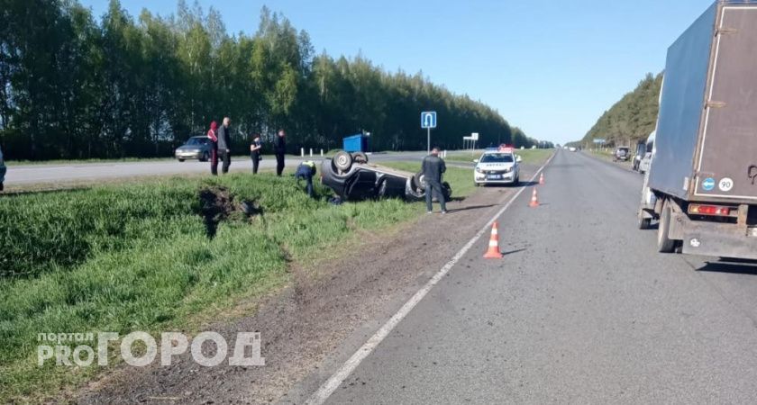 В Медведевском районе женщина не поделила дорогу с попуткой: пострадал пассажир