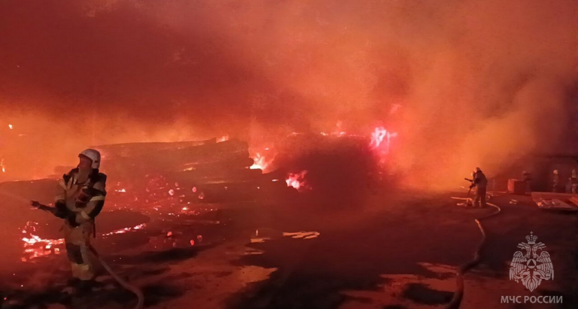 Огнем уничтожена пилорама в Нольке