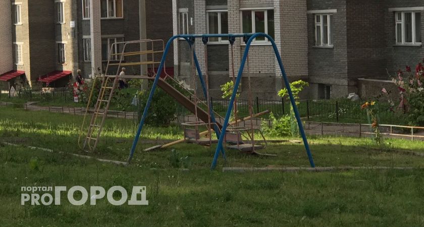 Девочка-подросток травмировалась, качаясь на качелях в Йошкар-Оле