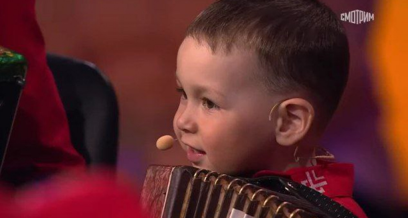 Трехлетний гармонист из Мари-Ернура выступил на шоу Малахова: "Гармошку взял в руки в полтора года"