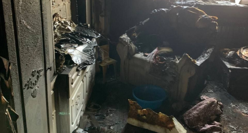 9 человек спасли от бушующего пламени в Медведевском районе