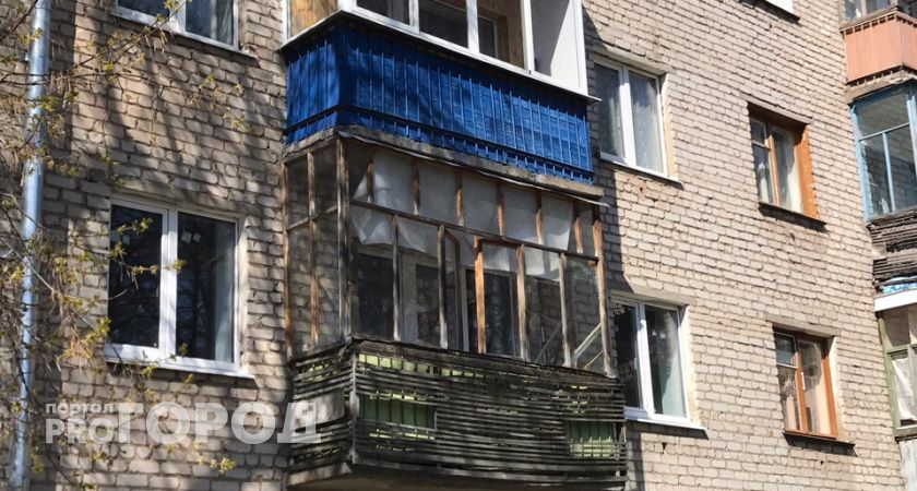 Россиян заставят снимать застекленные балконы: уже началось