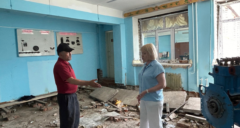 Школу полностью отремонтируют в Волжском районе