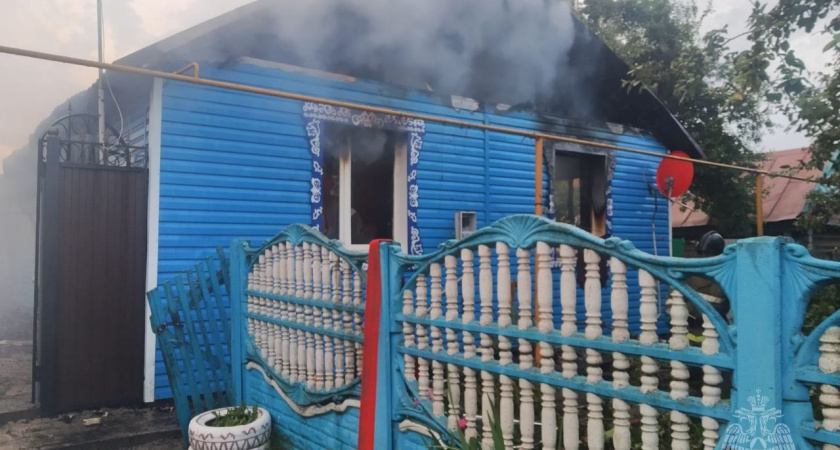 Гроза сожгла дом и баню в деревне Чодраял