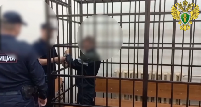 Два вора обчистили дом в Волжском районе, за что понесут наказание