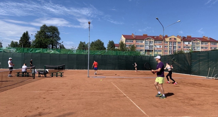 Новые теннисные корты открыли в Медведевском районе